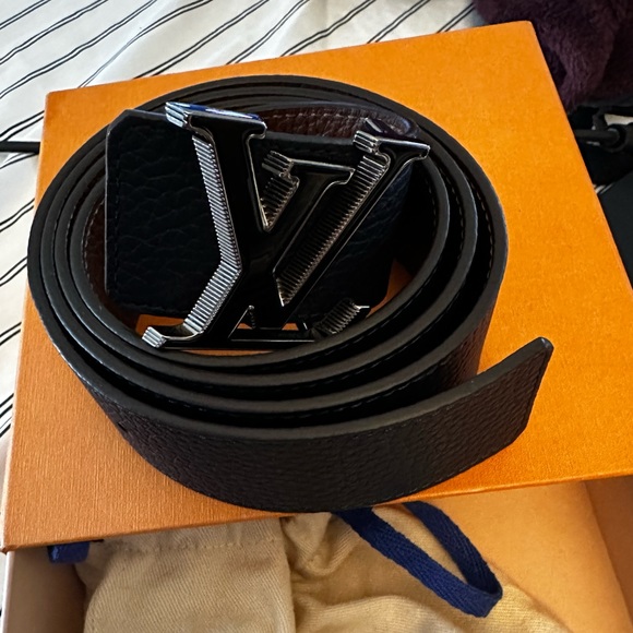 Louis Vuitton reversible Leather Belt - Picture 3 of 7